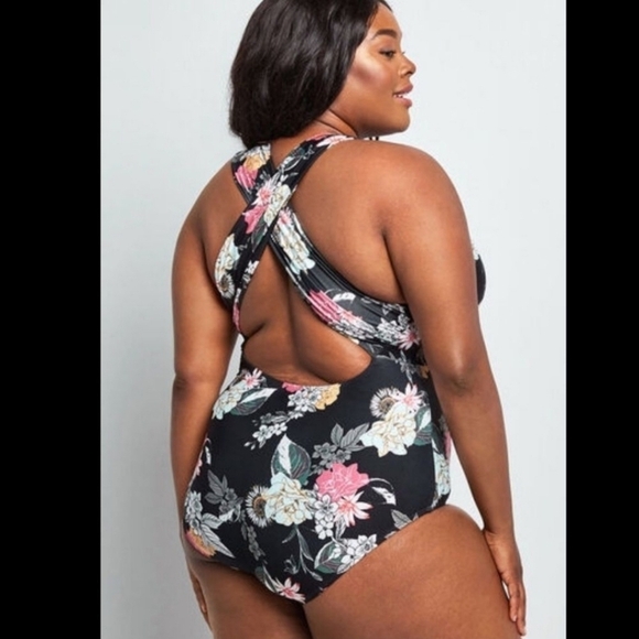 Modcloth Lauren Cross Back Floral Swimsuit - Picture 2 of 6